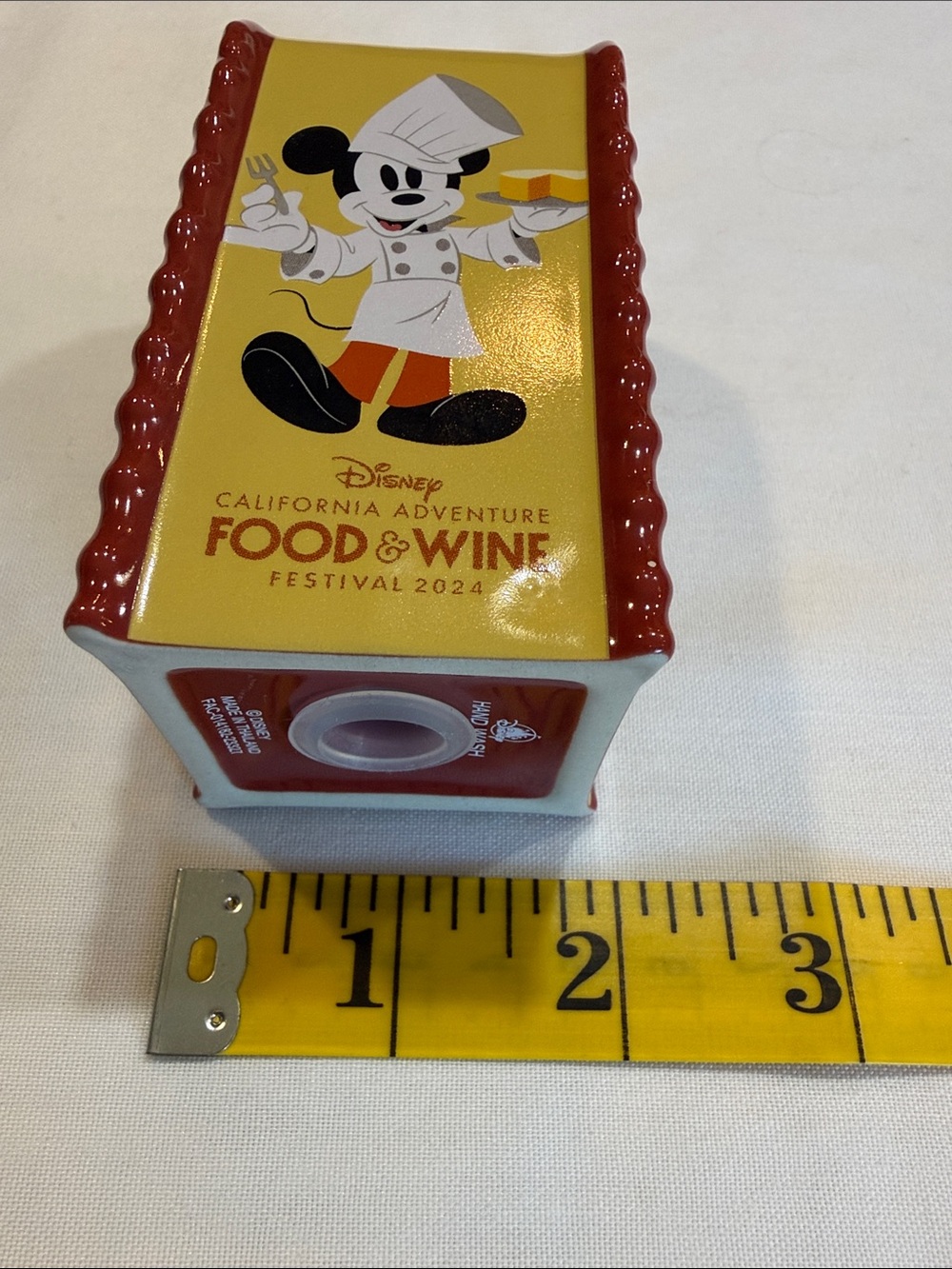 Disney California Adventure Food & Wine Festival Salt & Pepper Shaker Set - Picture 10 of 11